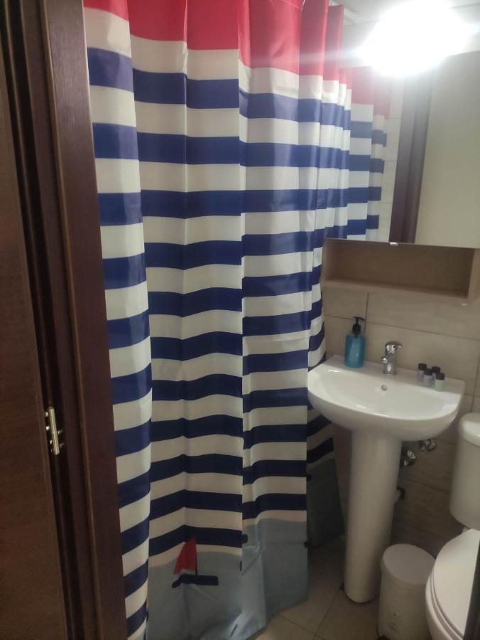 G M 3 Rooms Kentpo In The Heart Of The City Лариса Экстерьер фото