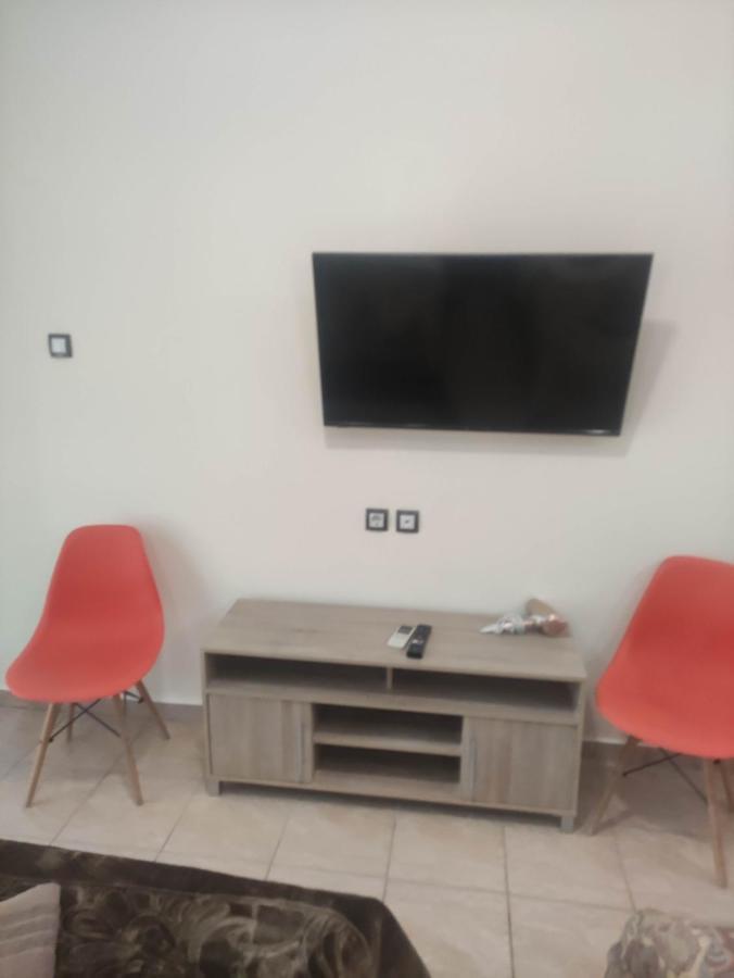 G M 3 Rooms Kentpo In The Heart Of The City Лариса Экстерьер фото